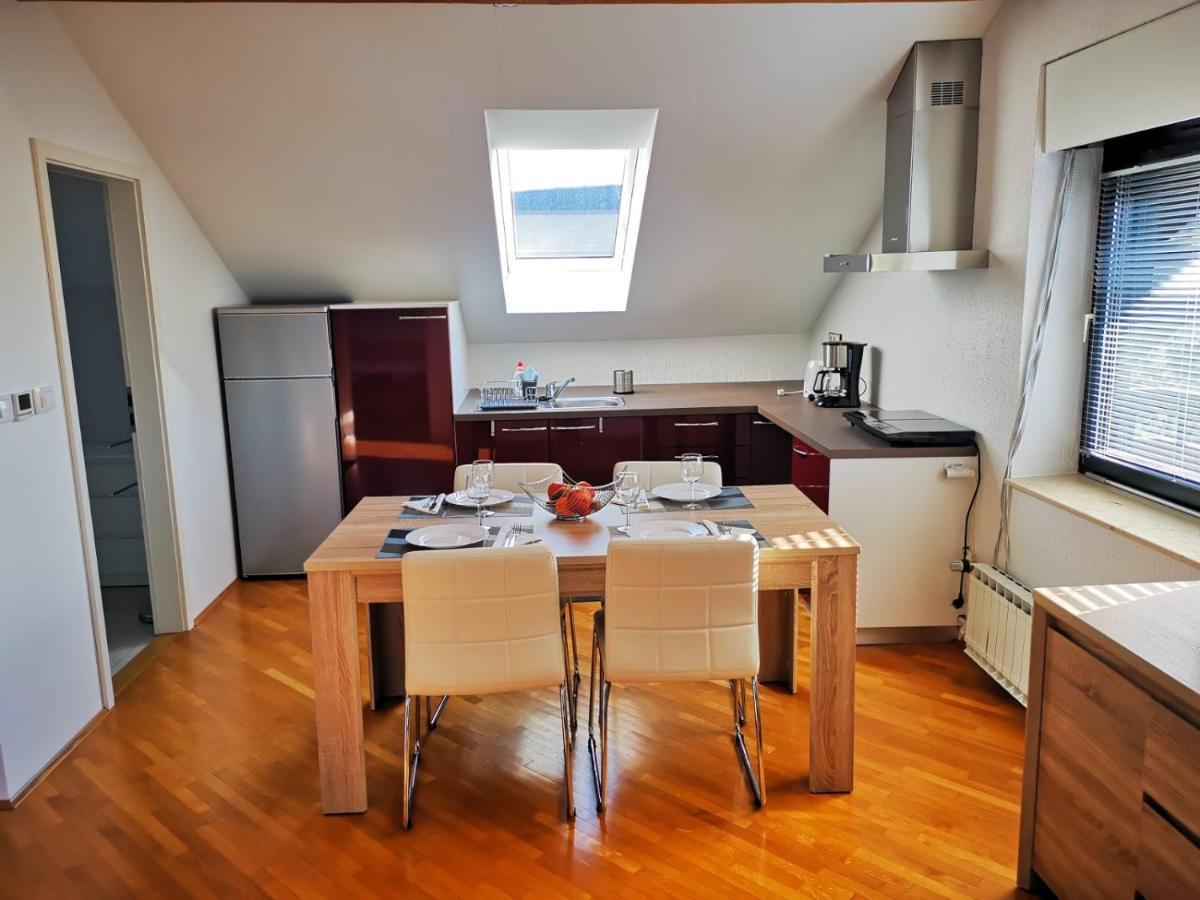 Ela'S Apartment Komenda 外观 照片